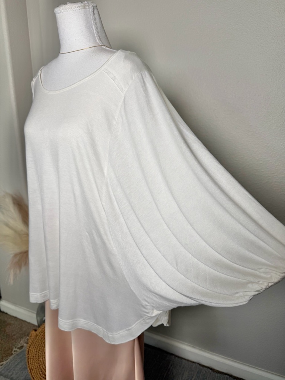 NWT Jodifl - comfortable oversize white Top